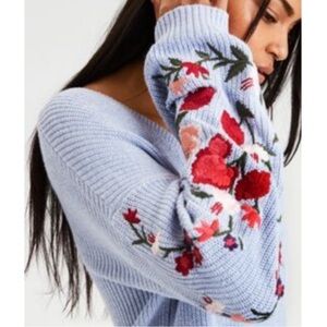 American Eagle Outfitters Light Blue Floral Sweater